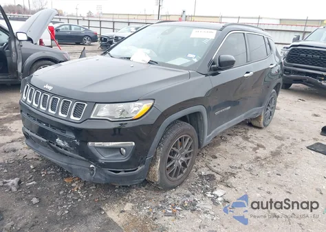 2017 Jeep New Compass Latitude 4X4 from USA, damaged, VIN 3C4NJDBB8HT624894